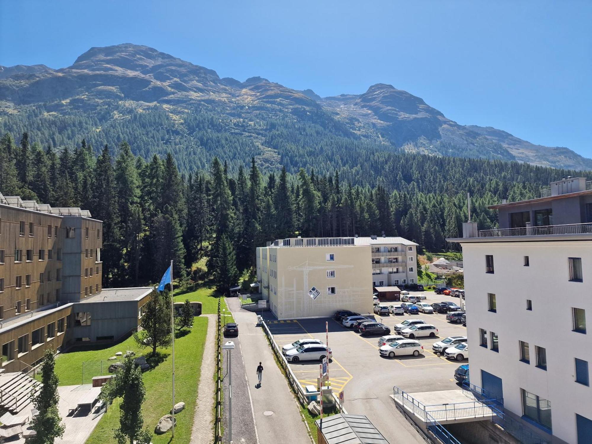 Apartments Flora - Sunflower Saint-Moritz Extérieur photo